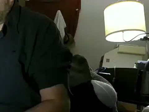 caressonnous online show from December 7, 2024, 10:06 pm