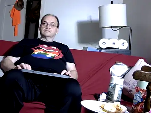 caressonnous online show from November 8, 2025, 1:11 pm