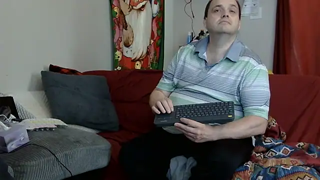 caressonnous online show from November 27, 2025, 3:47 pm