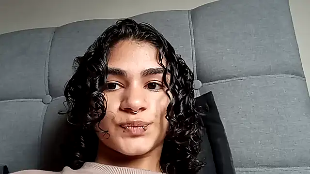 ZukyXYakihiro89 online show from December 27, 2024, 2:01 pm