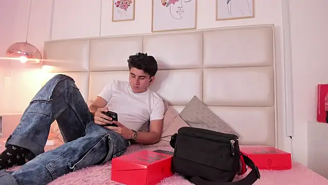 ZukyXYakihiro89 online show from January 9, 2025, 1:08 am