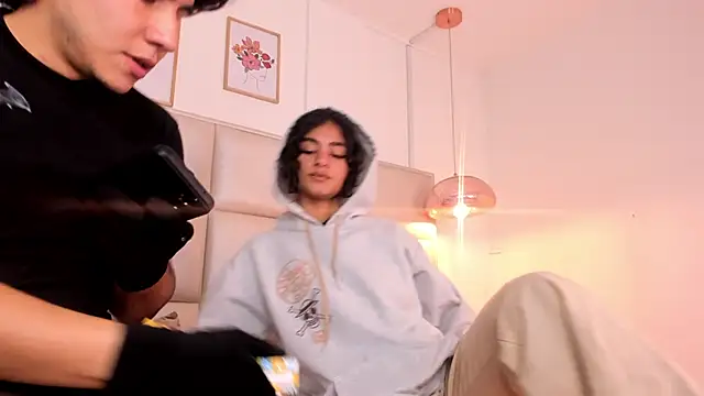 ZukyXYakihiro89 online show from February 26, 2025, 1:11 am