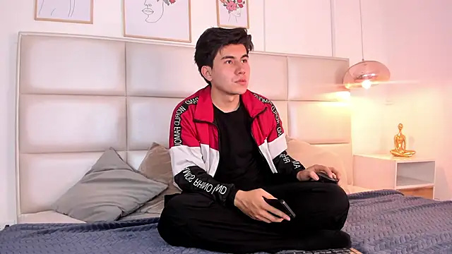 ZukyXYakihiro89 online show from March 5, 2025, 6:01 pm