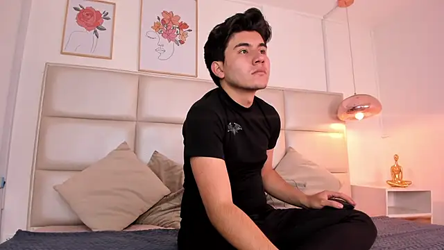 ZukyXYakihiro89 online show from March 10, 2025, 8:01 pm