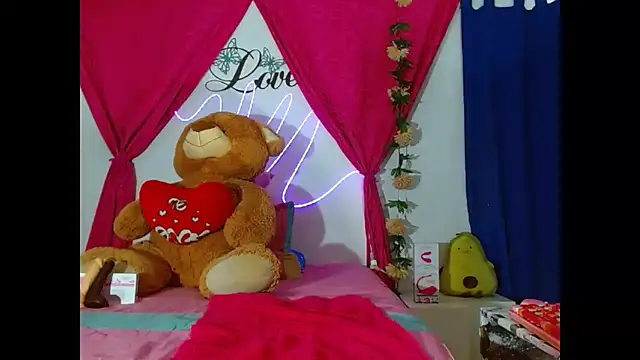 Snapshot of natashakissess chatting on February 14, 2026, 5:21 pm natashakissess online show from February 14, 2026, 5:21 pm