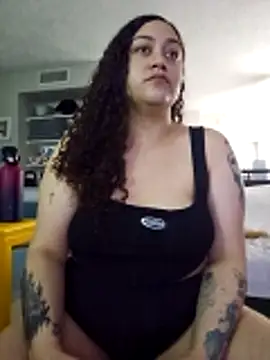 honeeyyy pot online show from October 22, 2025, 7:46 pm