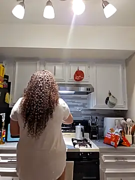 Snapshot of honeeyyy_pot chatting on February 14, 2026, 9:17 am honeeyyy pot online show from February 14, 2026, 9:17 am