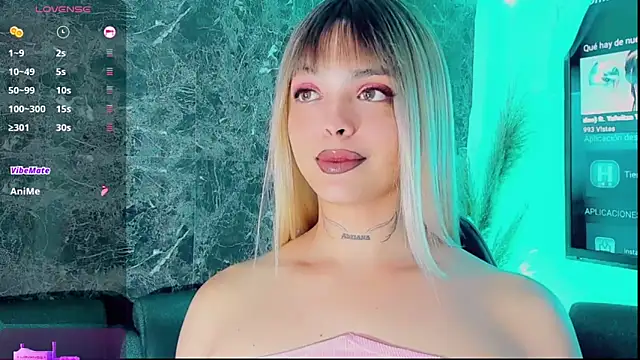 Emmaa Saenz  online show from December 16, 2025, 8:03 pm