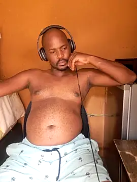 Snapshot of Lows2112 chatting on March 19, 2026, 10:08 am Lows2112 online show from March 19, 2026, 10:08 am