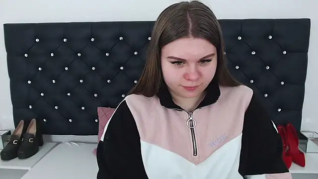 Snapshot of AbbyPleasure chatting on February 19, 2025, 9:50 am AbbyPleasure online show from February 19, 2025, 9:50 am