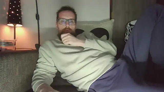 Snapshot of MeSteff chatting on March 20, 2025, 7:46 pm MeSteff online show from March 20, 2025, 7:46 pm