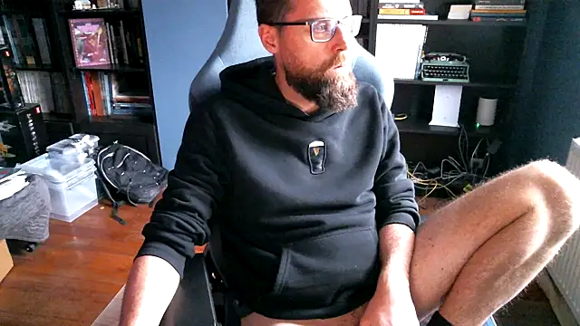 Snapshot of MeSteff chatting on November 1, 2025, 12:51 pm MeSteff online show from November 1, 2025, 12:51 pm