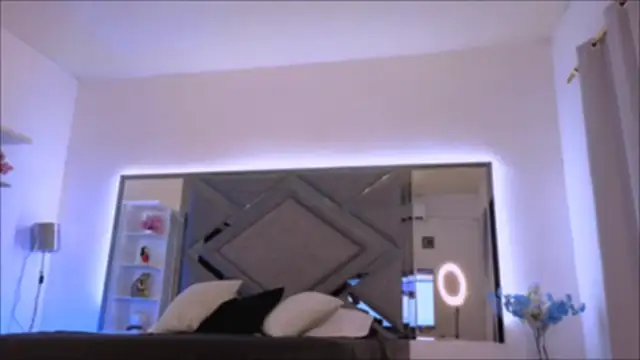 niiaa1 online show from February 22, 2025, 3:01 am