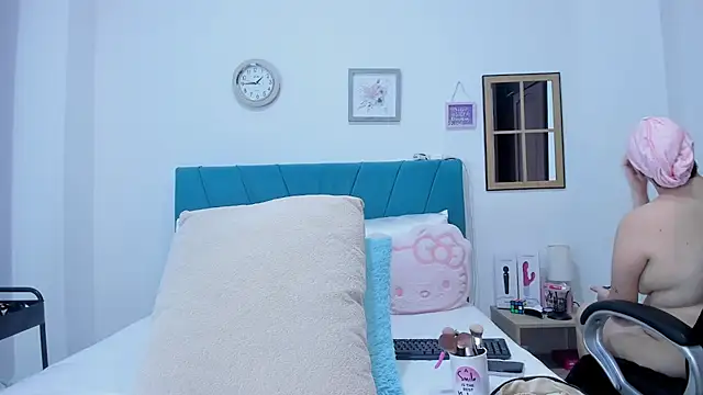 kamila lopez online show from April 13, 2026, 9:09 pm