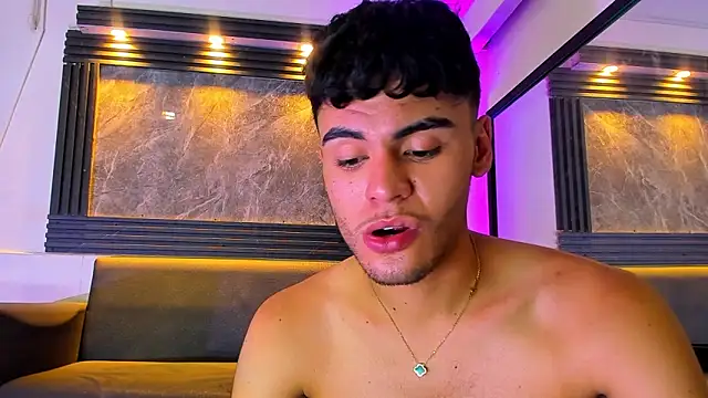 Snapshot of liam_genner_ chatting on November 7, 2025, 8:20 pm liam genner online show from November 7, 2025, 8:20 pm