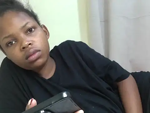 Snapshot of queen-sasha chatting on February 3, 2026, 5:27 am queen-sasha online show from February 3, 2026, 5:27 am