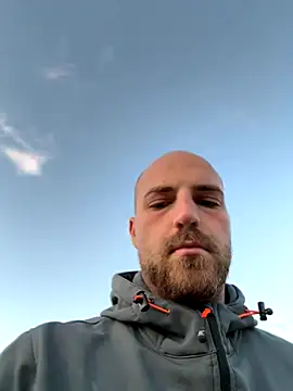 parallelo990 online show from October 24, 2025, 5:48 am