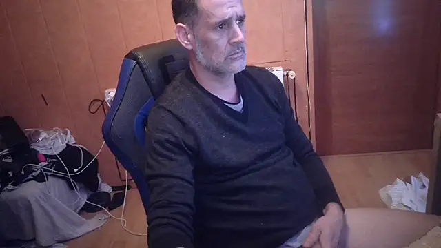 Snapshot of Lia_Y_PatrickX chatting on February 10, 2025, 11:15 am Lia Y PatrickX online show from February 10, 2025, 11:15 am