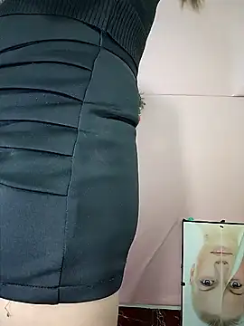 Snapshot of zizi_public chatting on February 6, 2025, 2:33 am zizi public online show from February 6, 2025, 2:33 am