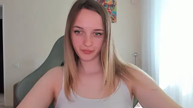Snapshot of RouseReed chatting on April 19, 2026, 8:35 am RouseReed online show from April 19, 2026, 8:35 am