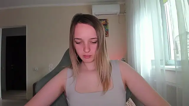 Snapshot of RouseReed chatting on April 20, 2026, 6:27 am RouseReed online show from April 20, 2026, 6:27 am