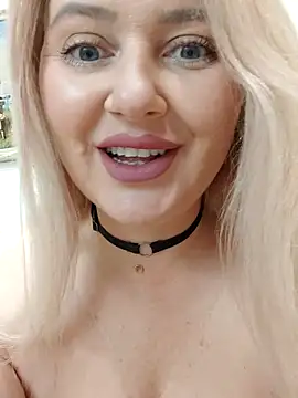 Snapshot of LadyLolyPop_ chatting on October 10, 2025, 2:54 am LadyLolyPop online show from October 10, 2025, 2:54 am