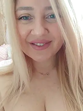Snapshot of LadyLolyPop_ chatting on March 28, 2026, 6:24 am LadyLolyPop online show from March 28, 2026, 6:24 am