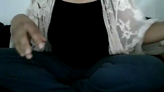 Snapshot of Daszler chatting on March 6, 2025, 11:53 pm Daszler online show from March 6, 2025, 11:53 pm