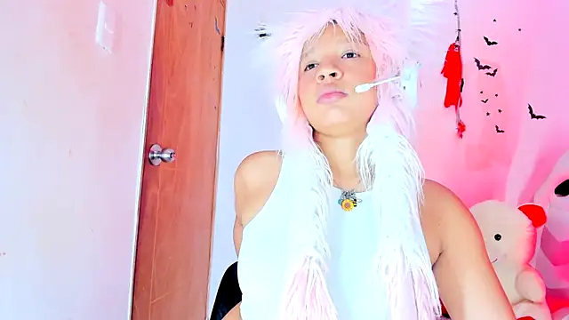 Emily Coper18 online show from February 2, 2026, 5:55 pm