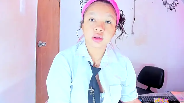 Emily Coper18 online show from March 9, 2026, 1:59 pm