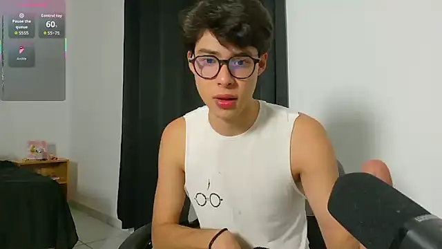 Snapshot of Jacotnk chatting on December 2, 2025, 4:40 am Jacotnk online show from December 2, 2025, 4:40 am