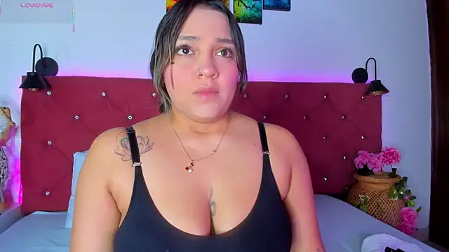 Abril Gomez06 online show from October 21, 2025, 2:56 am