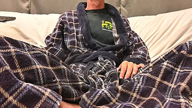 joeiandola online show from October 5, 2025, 3:32 pm