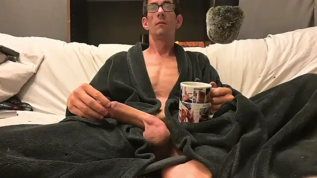 joeiandola online show from November 12, 2025, 4:24 am