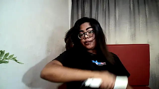 Indian Lola00 online show from February 14, 2025, 9:32 pm