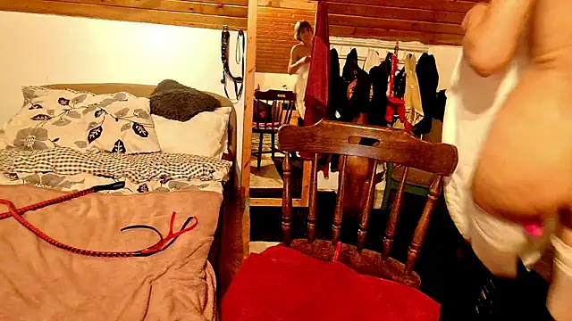 Snapshot of Hot_Colettte chatting on December 22, 2024, 6:17 am Hot Colettte online show from December 22, 2024, 6:17 am