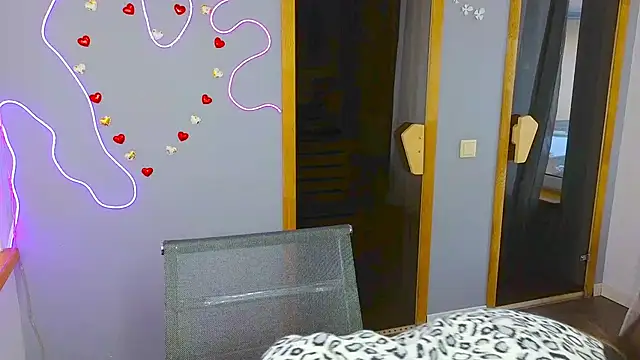 EmmyGreans online show from February 25, 2025, 12:45 pm