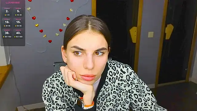 EmmyGreans online show from February 26, 2025, 12:36 pm