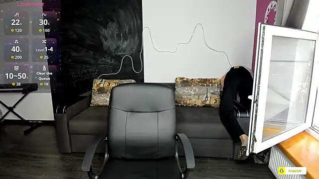 EmmyGreans online show from September 22, 2025, 12:18 pm