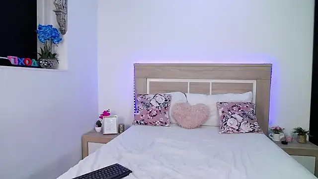 AylinRoss online show from January 14, 2026, 7:52 pm