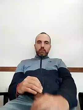 Snapshot of leon3875 chatting on December 18, 2024, 3:33 pm leon3875 online show from December 18, 2024, 3:33 pm