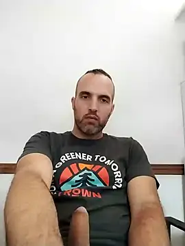 Snapshot of leon3875 chatting on January 8, 2025, 2:56 pm leon3875 online show from January 8, 2025, 2:56 pm