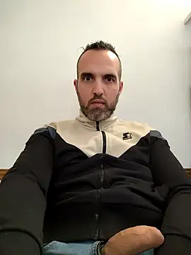 Snapshot of leon3875 chatting on September 15, 2025, 3:34 pm leon3875 online show from September 15, 2025, 3:34 pm