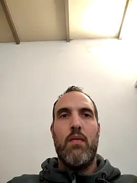 Snapshot of leon3875 chatting on October 29, 2025, 3:25 pm leon3875 online show from October 29, 2025, 3:25 pm