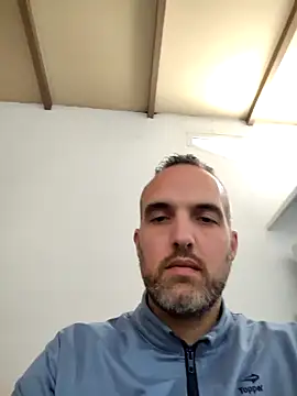 Snapshot of leon3875 chatting on November 17, 2025, 3:18 pm leon3875 online show from November 17, 2025, 3:18 pm