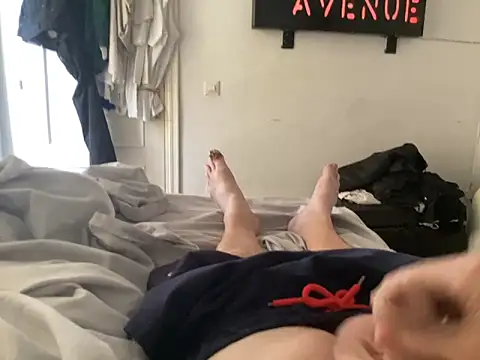 Bossinmidd12 online show from November 9, 2025, 8:23 am