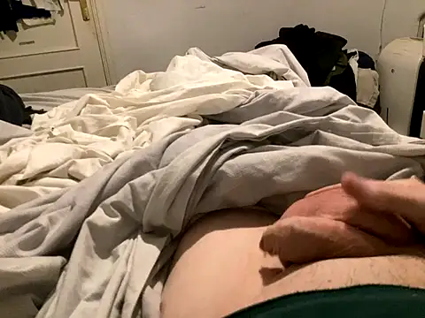 Bossinmidd12 online show from December 14, 2025, 6:01 pm