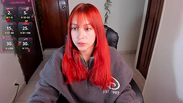 Snapshot of Violetaarey chatting on September 24, 2025, 1:31 am Violetaarey online show from September 24, 2025, 1:31 am