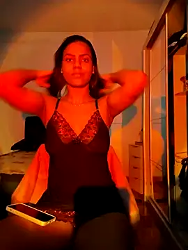 Snapshot of Bella_Anjoss chatting on December 29, 2024, 6:05 pm Bella Anjoss online show from December 29, 2024, 6:05 pm
