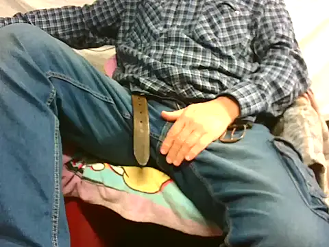 Snapshot of Giulio35_Pika chatting on December 23, 2025, 5:38 am Giulio35 Pika online show from December 23, 2025, 5:38 am